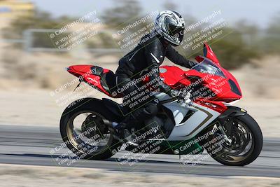 media/Dec-01-2025-Moto Forza (Mon) [[2daa91e15f]]/3-Beginner Group/Session 2 (Turn 7 Inside Pans)/